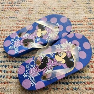 Disney Minnie flip flops size 7